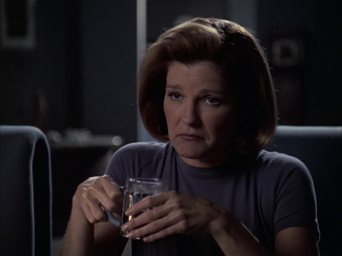 extant_StarTrek_VOY_6x09-TheVoyagerConspiracy_03623.jpg