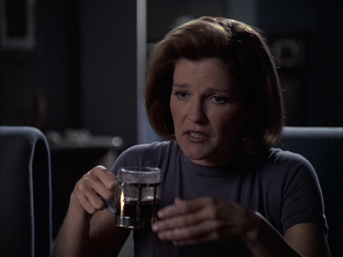 extant_StarTrek_VOY_6x09-TheVoyagerConspiracy_03624.jpg