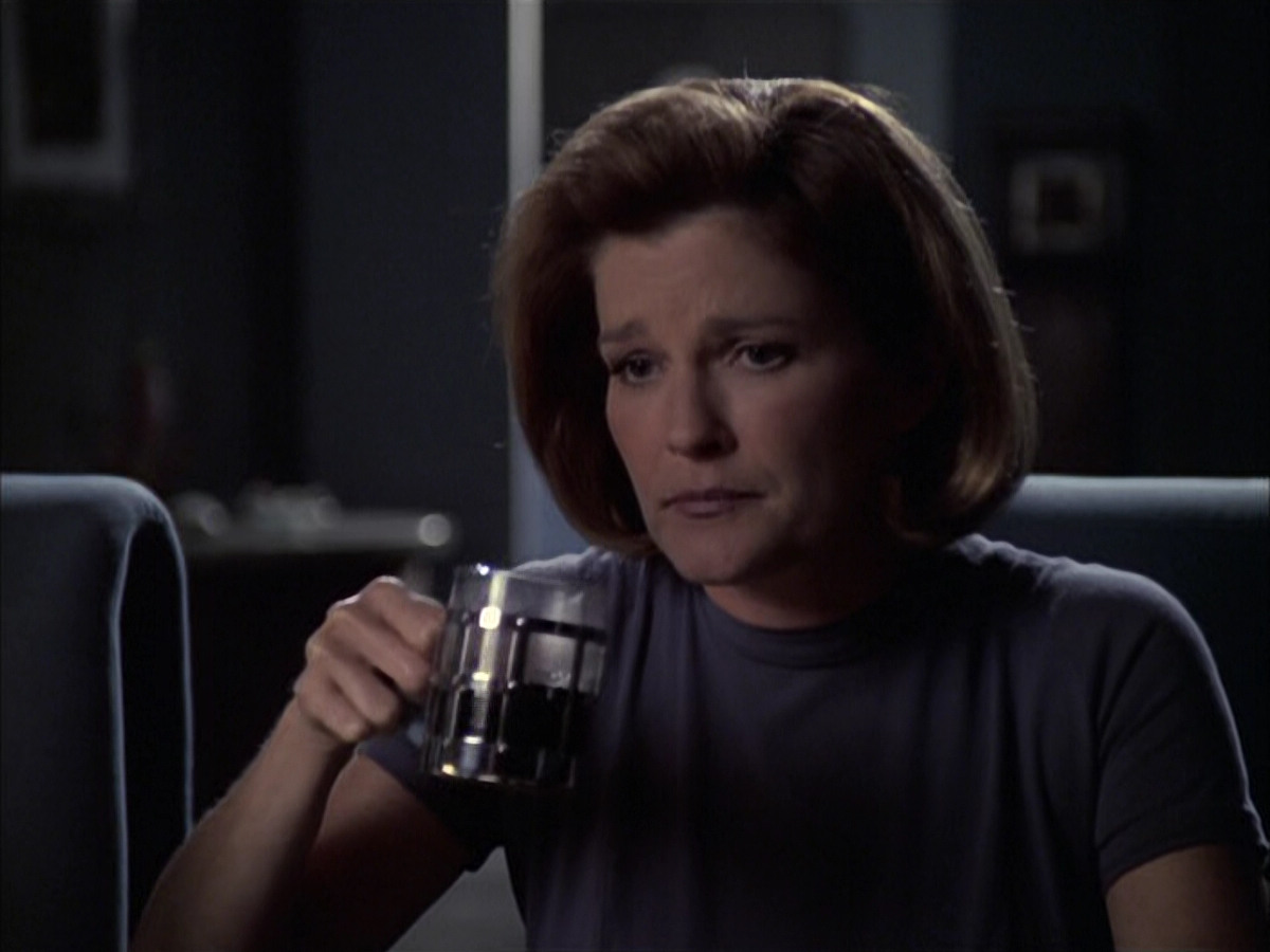 extant_StarTrek_VOY_6x09-TheVoyagerConspiracy_03626.jpg