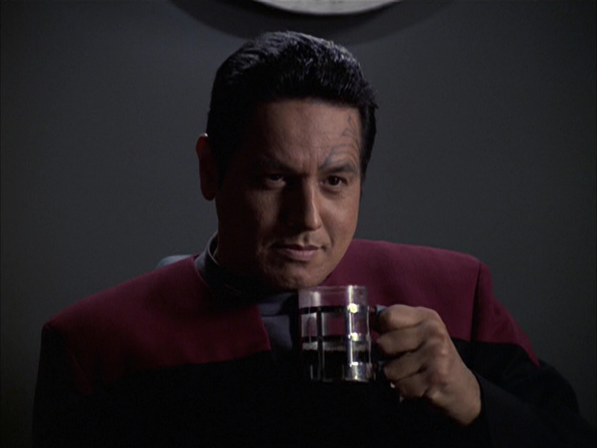 extant_StarTrek_VOY_6x09-TheVoyagerConspiracy_03627.jpg