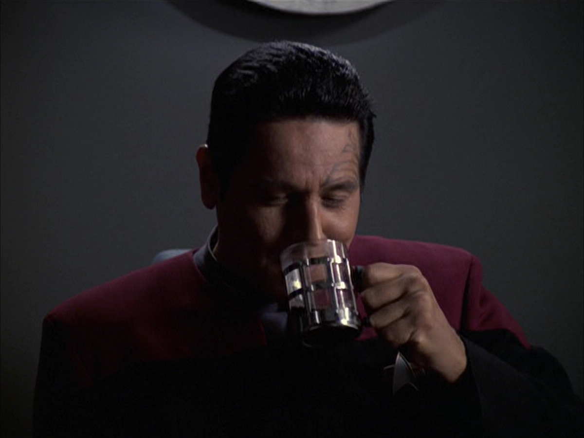 extant_StarTrek_VOY_6x09-TheVoyagerConspiracy_03629.jpg