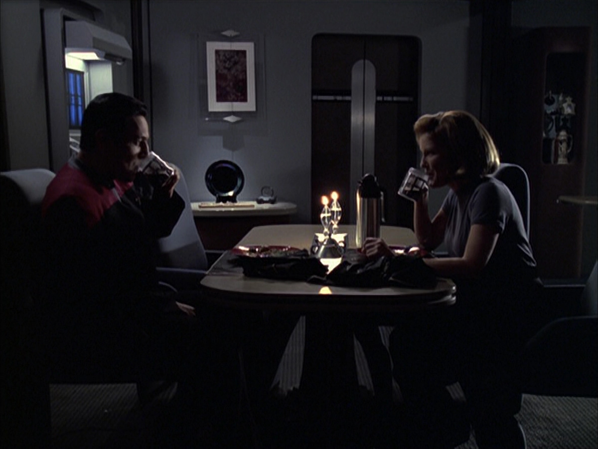 extant_StarTrek_VOY_6x09-TheVoyagerConspiracy_03631.jpg