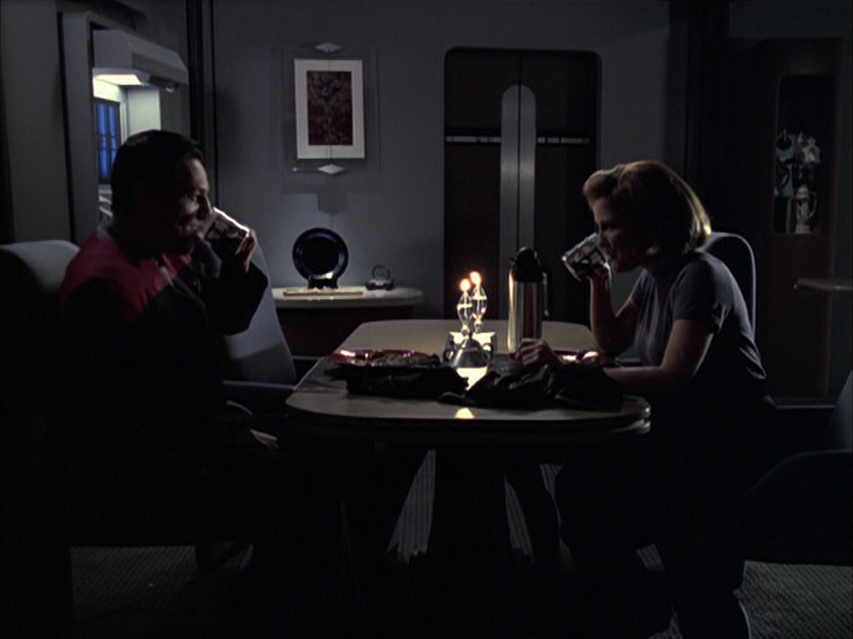 extant_StarTrek_VOY_6x09-TheVoyagerConspiracy_03632.jpg