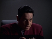 extant_StarTrek_VOY_6x09-TheVoyagerConspiracy_00382.jpg