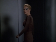 extant_StarTrek_VOY_6x09-TheVoyagerConspiracy_02094.jpg