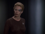 extant_StarTrek_VOY_6x09-TheVoyagerConspiracy_02123.jpg