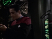 extant_StarTrek_VOY_6x09-TheVoyagerConspiracy_02780.jpg