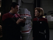extant_StarTrek_VOY_6x09-TheVoyagerConspiracy_02790.jpg