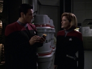 extant_StarTrek_VOY_6x09-TheVoyagerConspiracy_02794.jpg