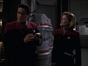 extant_StarTrek_VOY_6x09-TheVoyagerConspiracy_02797.jpg
