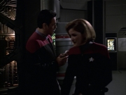 extant_StarTrek_VOY_6x09-TheVoyagerConspiracy_02804.jpg