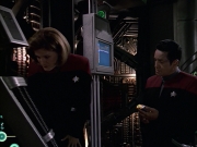 extant_StarTrek_VOY_6x09-TheVoyagerConspiracy_02809.jpg