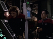 extant_StarTrek_VOY_6x09-TheVoyagerConspiracy_02812.jpg