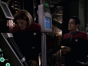 extant_StarTrek_VOY_6x09-TheVoyagerConspiracy_02814.jpg
