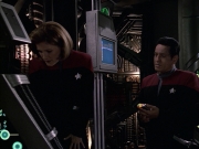 extant_StarTrek_VOY_6x09-TheVoyagerConspiracy_02816.jpg