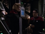 extant_StarTrek_VOY_6x09-TheVoyagerConspiracy_02827.jpg