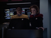 extant_StarTrek_VOY_6x09-TheVoyagerConspiracy_03005.jpg