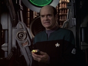 extant_StarTrek_VOY_6x09-TheVoyagerConspiracy_03025.jpg