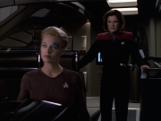 extant_StarTrek_VOY_6x09-TheVoyagerConspiracy_03086.jpg