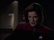 extant_StarTrek_VOY_6x09-TheVoyagerConspiracy_03237.jpg