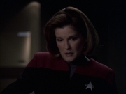 extant_StarTrek_VOY_6x09-TheVoyagerConspiracy_03273.jpg