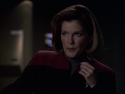 extant_StarTrek_VOY_6x09-TheVoyagerConspiracy_03337.jpg