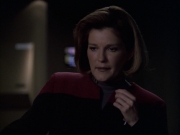 extant_StarTrek_VOY_6x09-TheVoyagerConspiracy_03340.jpg