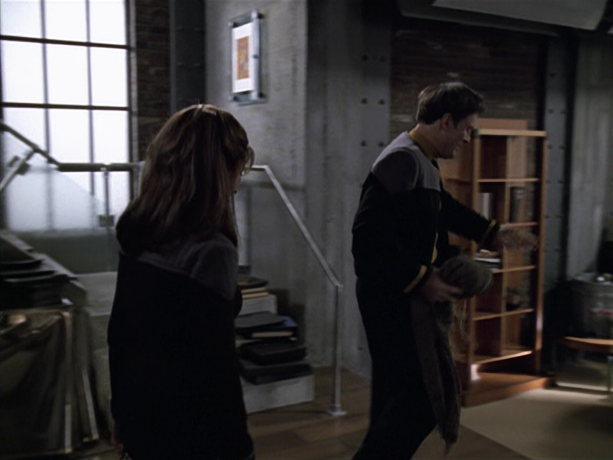 extant_StarTrek_VOY_6x10-Pathfinder_00098.jpg