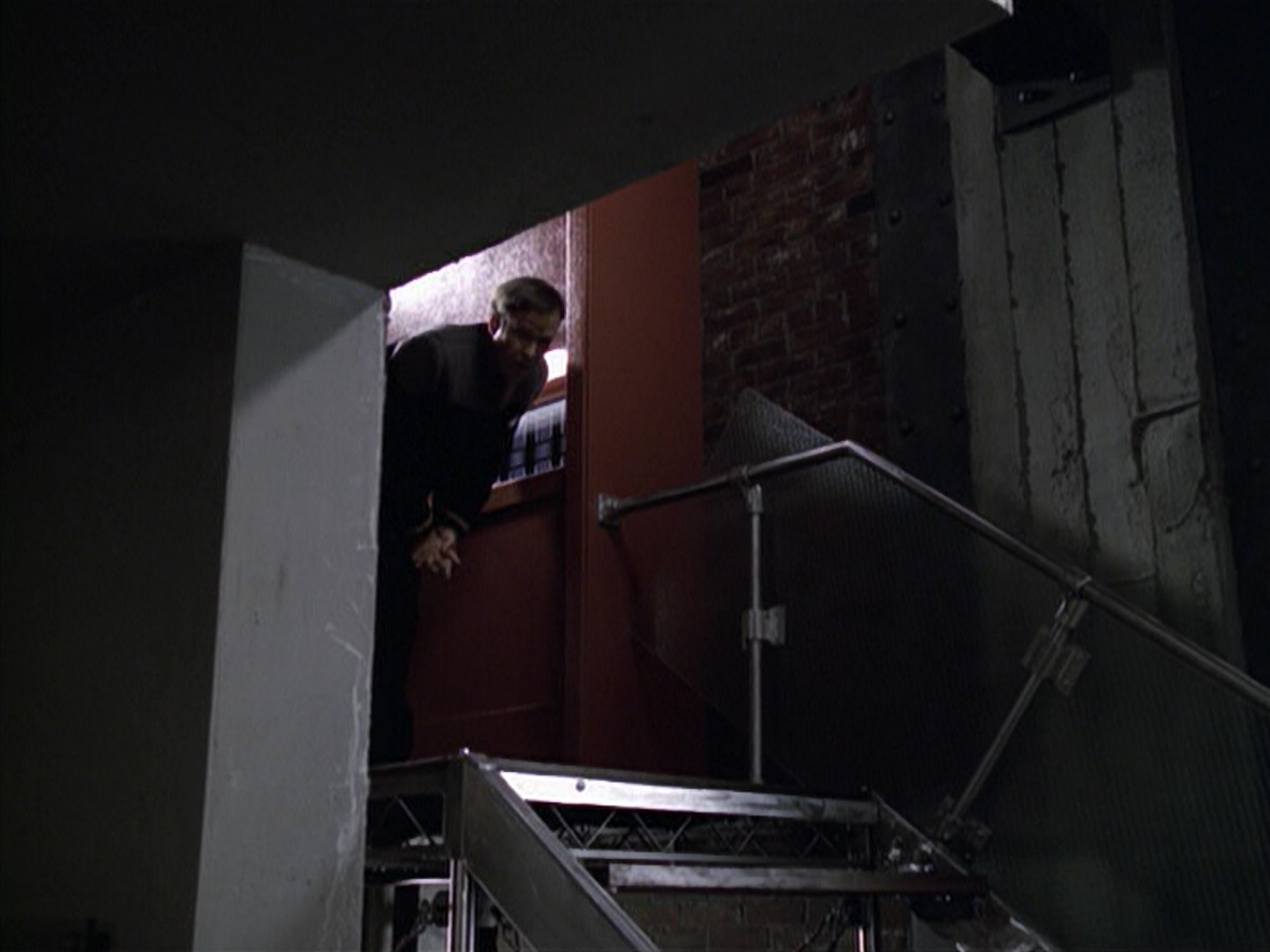 extant_StarTrek_VOY_6x10-Pathfinder_00120.jpg
