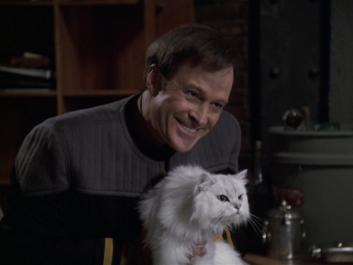 extant_StarTrek_VOY_6x10-Pathfinder_00228.jpg