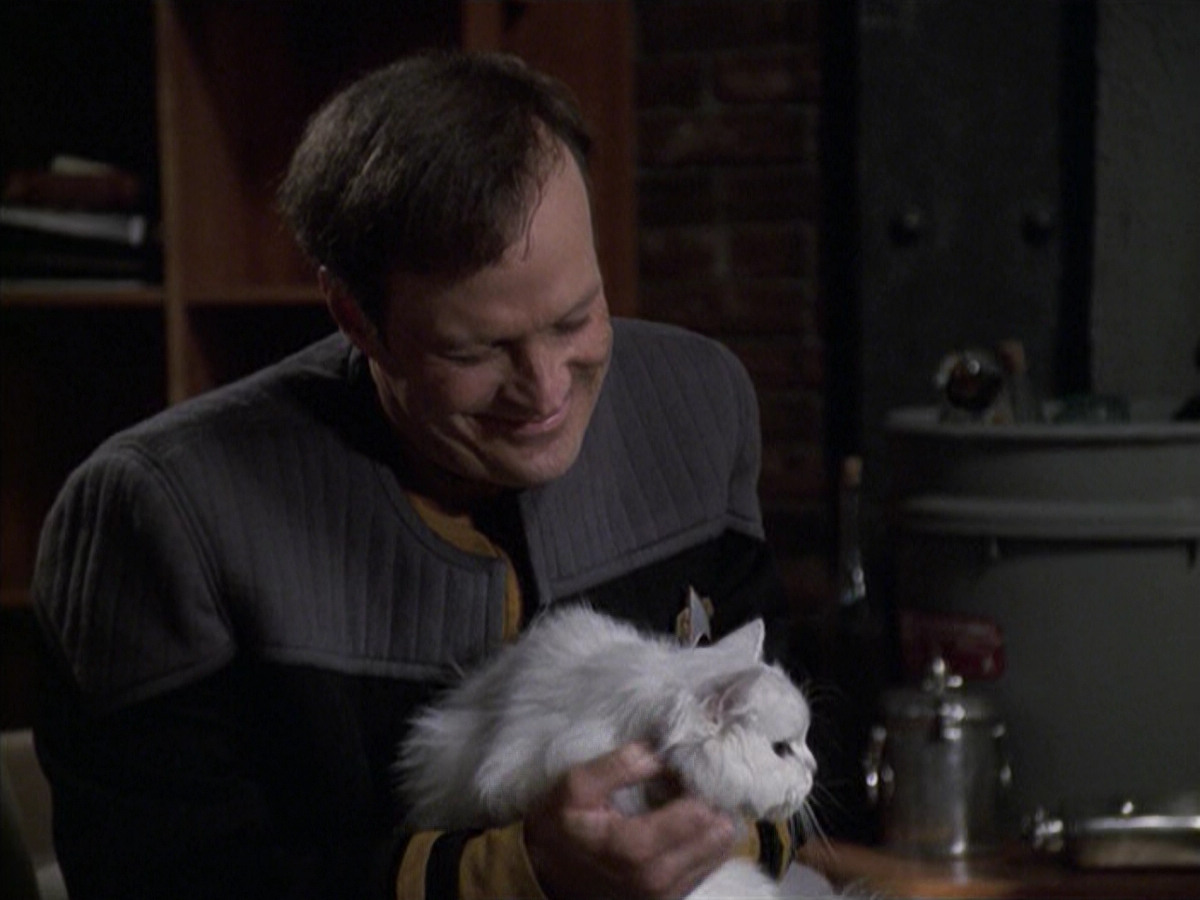 extant_StarTrek_VOY_6x10-Pathfinder_00237.jpg