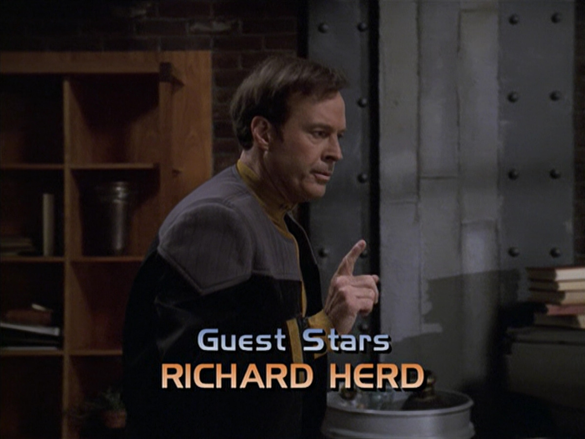 extant_StarTrek_VOY_6x10-Pathfinder_00457.jpg