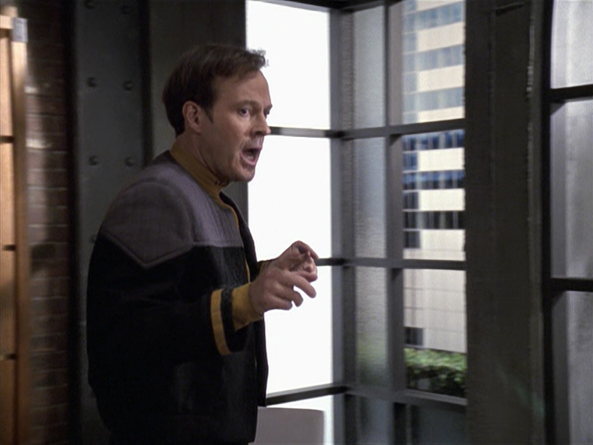 extant_StarTrek_VOY_6x10-Pathfinder_00462.jpg