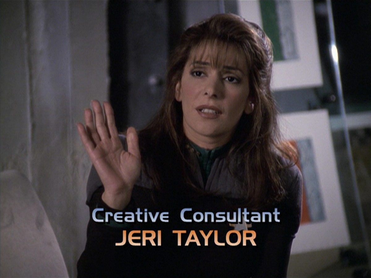 extant_StarTrek_VOY_6x10-Pathfinder_00489.jpg