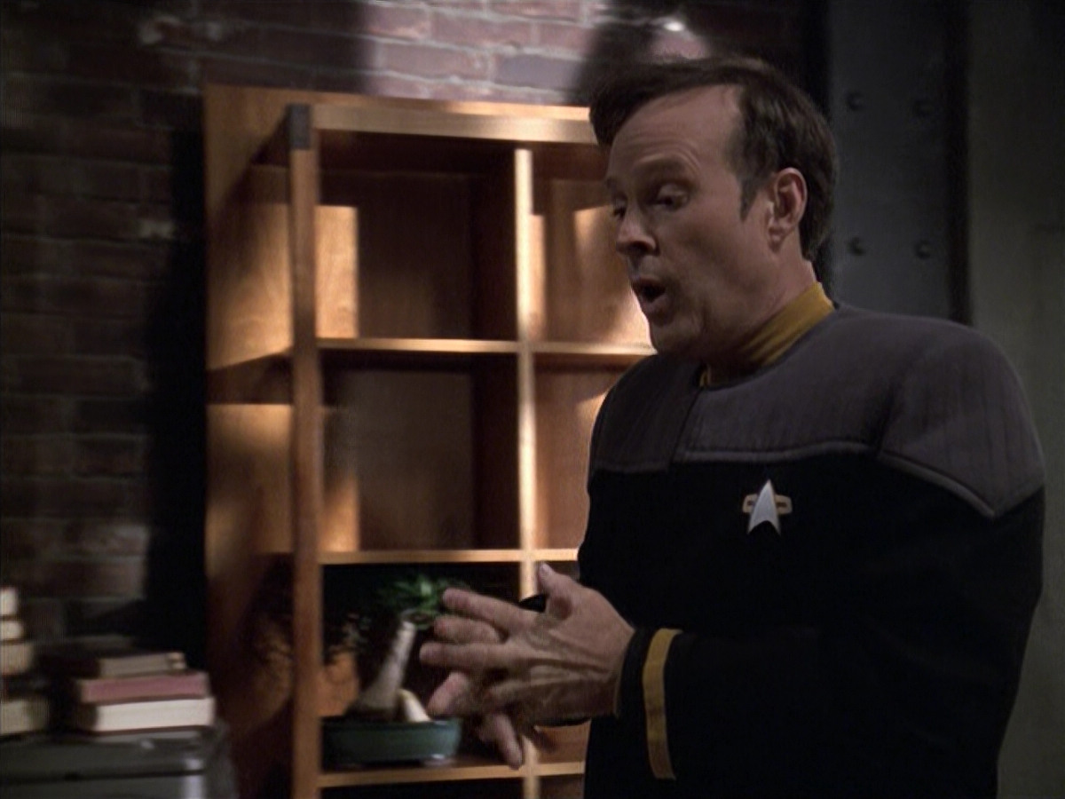 extant_StarTrek_VOY_6x10-Pathfinder_00503.jpg