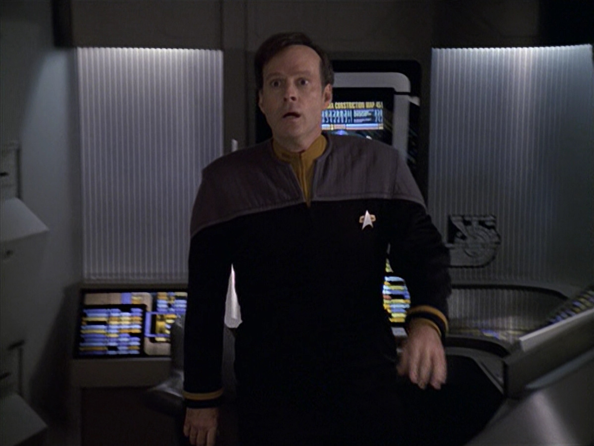 extant_StarTrek_VOY_6x10-Pathfinder_00568.jpg