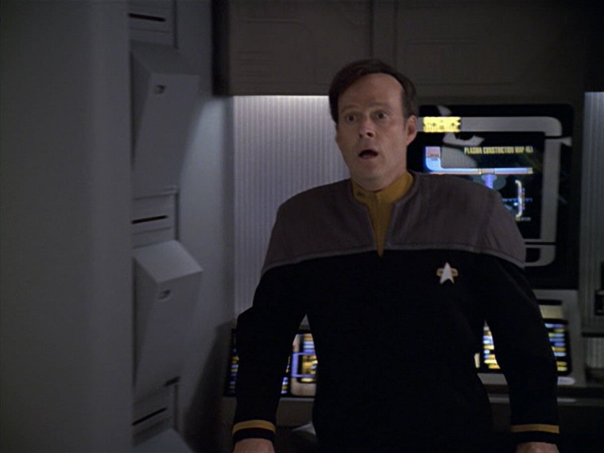 extant_StarTrek_VOY_6x10-Pathfinder_00569.jpg