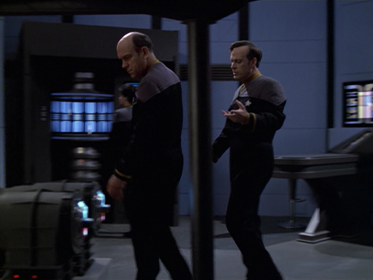 extant_StarTrek_VOY_6x10-Pathfinder_00656.jpg
