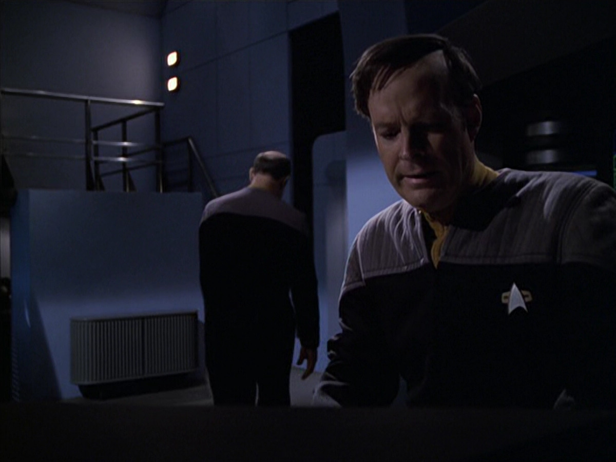 extant_StarTrek_VOY_6x10-Pathfinder_00804.jpg