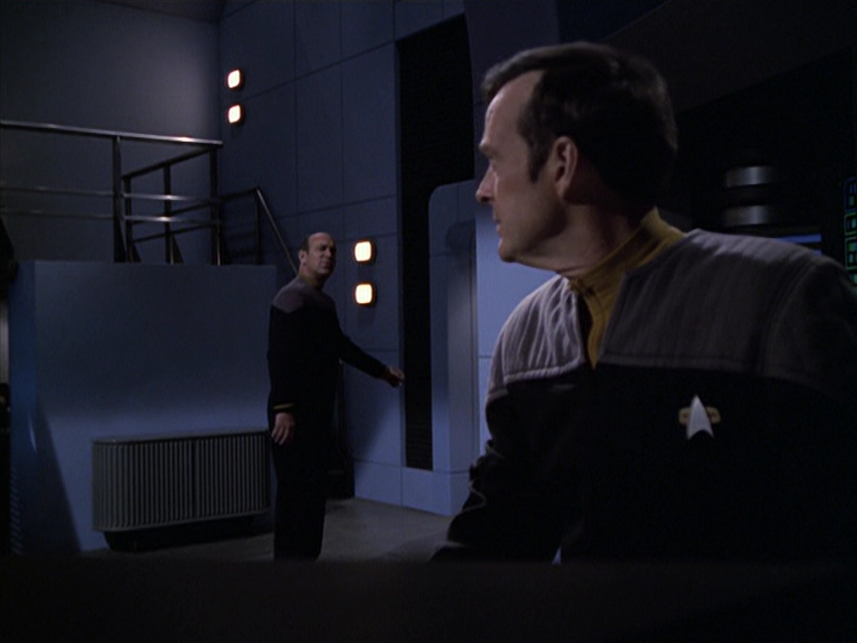 extant_StarTrek_VOY_6x10-Pathfinder_00807.jpg