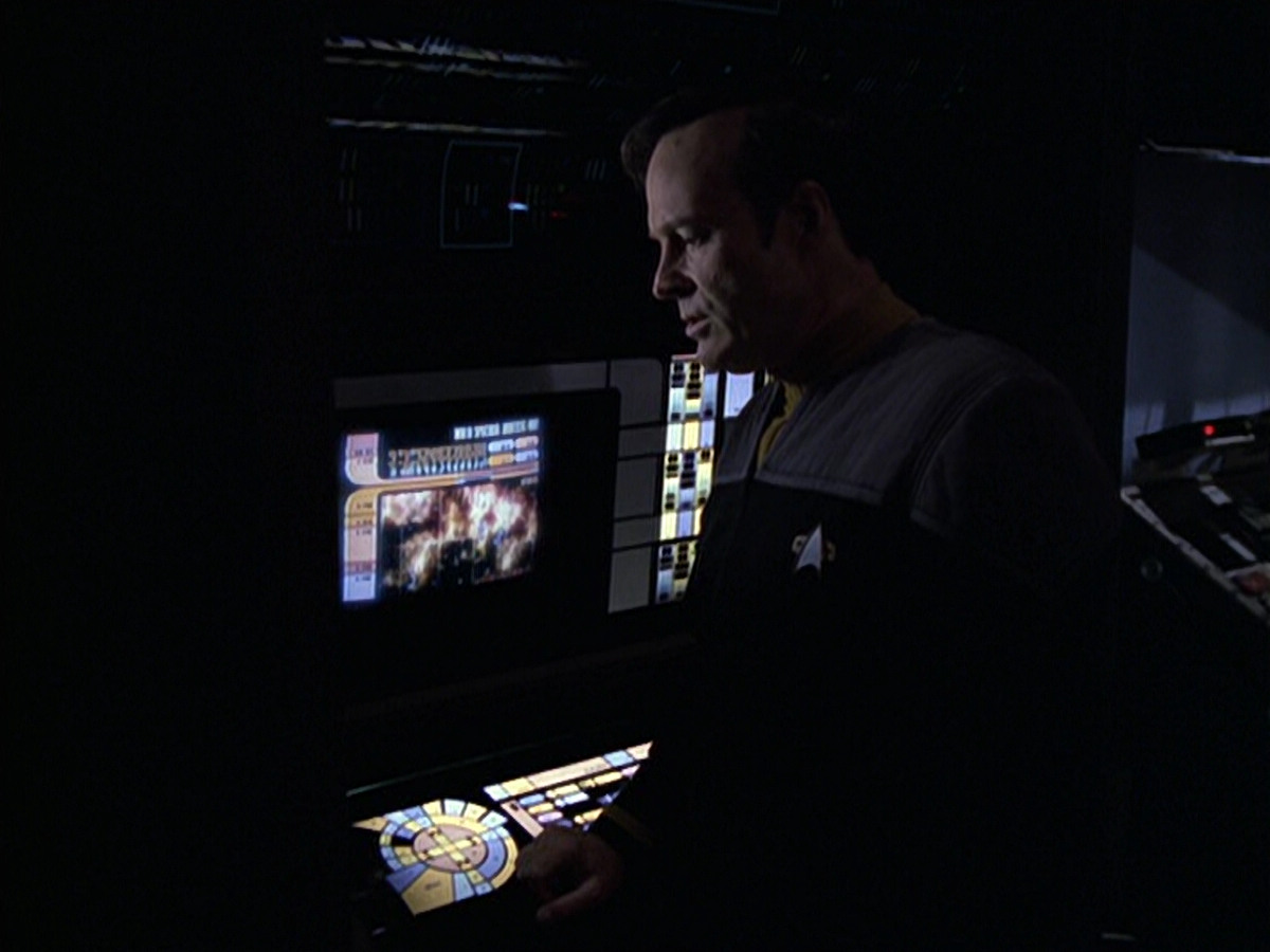 extant_StarTrek_VOY_6x10-Pathfinder_00897.jpg