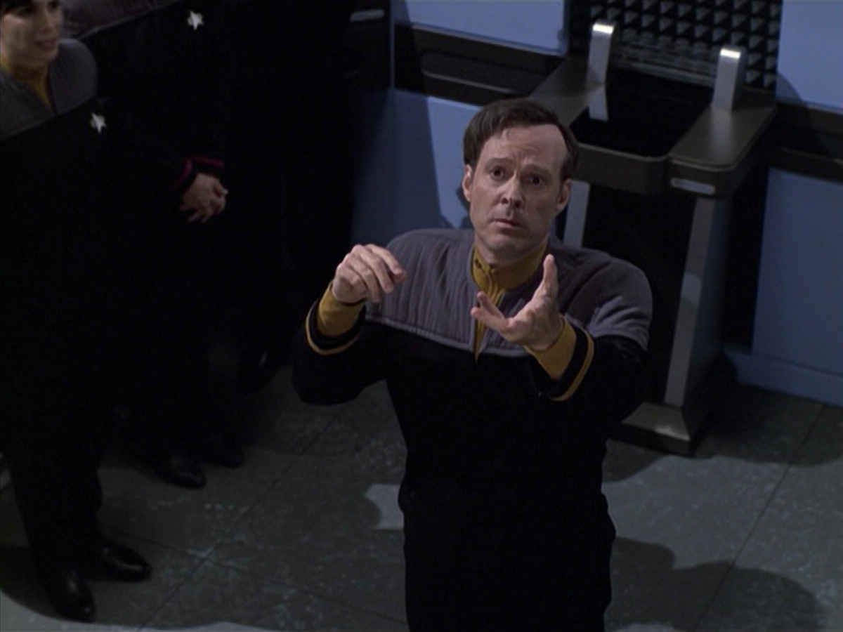 extant_StarTrek_VOY_6x10-Pathfinder_01361.jpg
