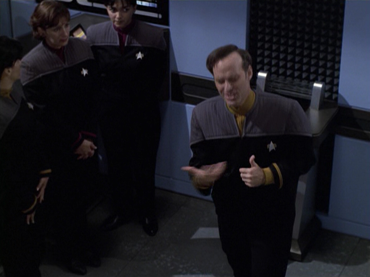 extant_StarTrek_VOY_6x10-Pathfinder_01389.jpg
