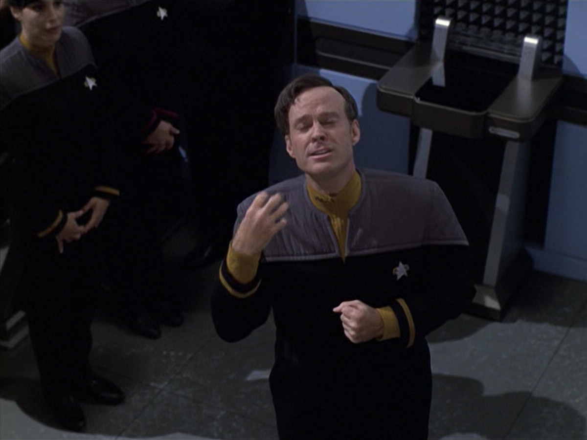 extant_StarTrek_VOY_6x10-Pathfinder_01393.jpg