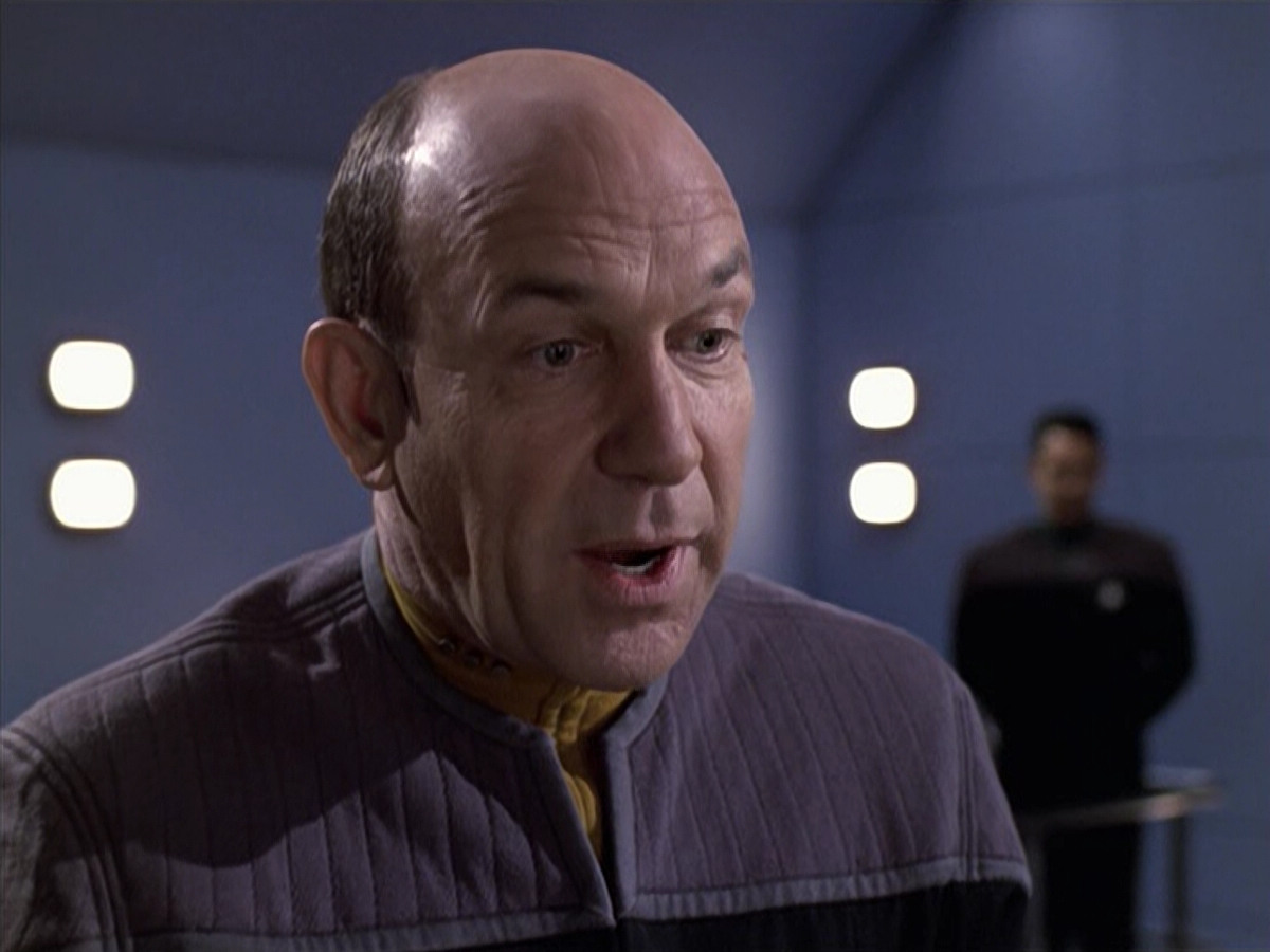 extant_StarTrek_VOY_6x10-Pathfinder_01429.jpg