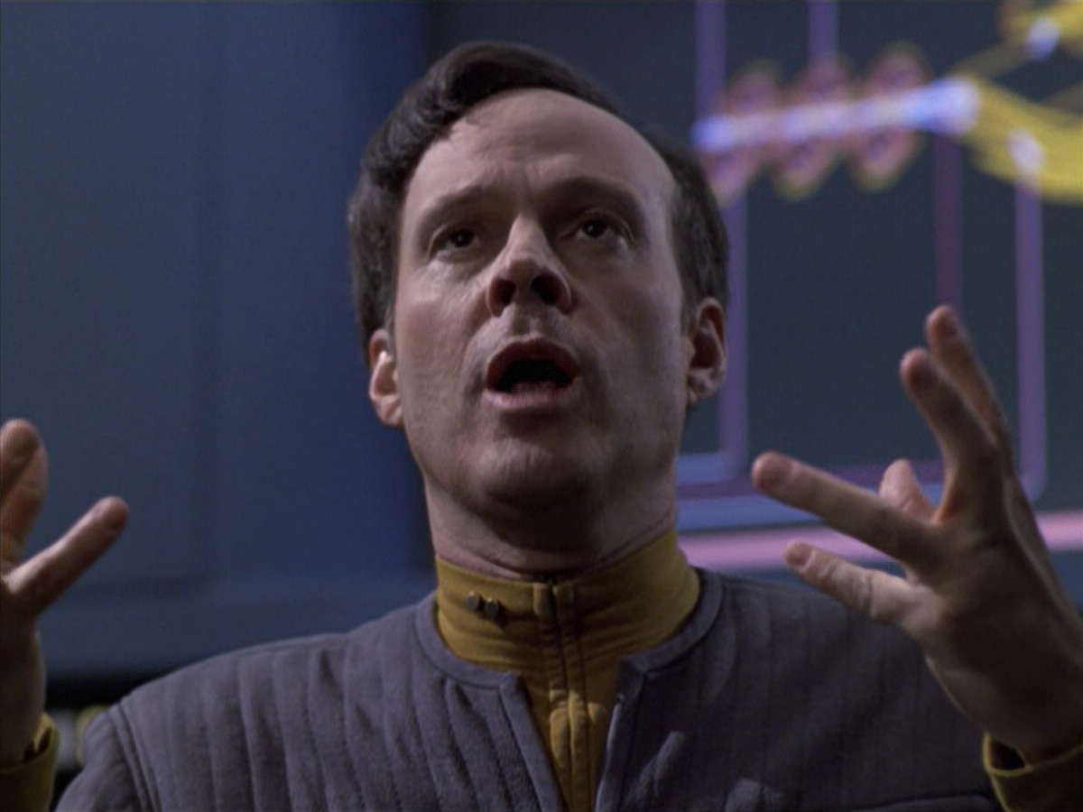 extant_StarTrek_VOY_6x10-Pathfinder_01435.jpg