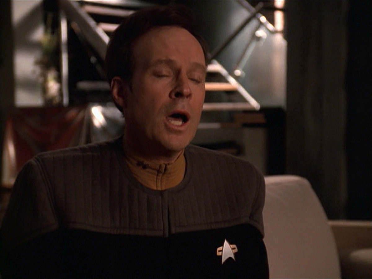 extant_StarTrek_VOY_6x10-Pathfinder_01580.jpg