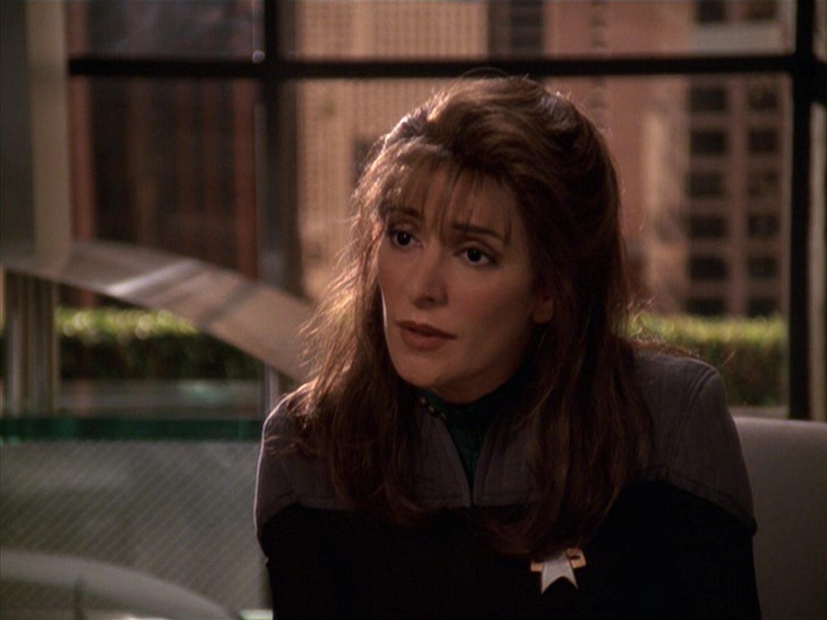 extant_StarTrek_VOY_6x10-Pathfinder_01592.jpg