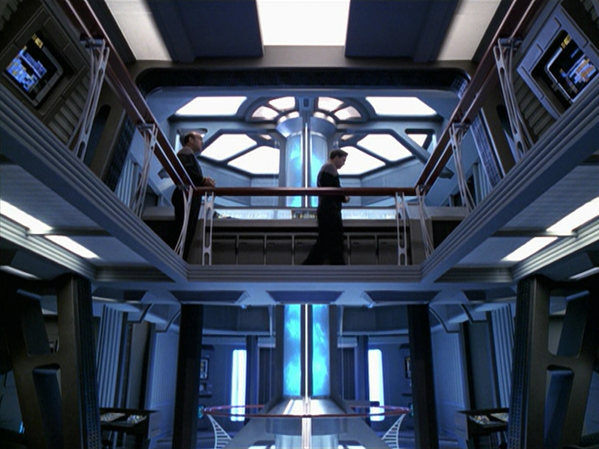 extant_StarTrek_VOY_6x10-Pathfinder_01772.jpg
