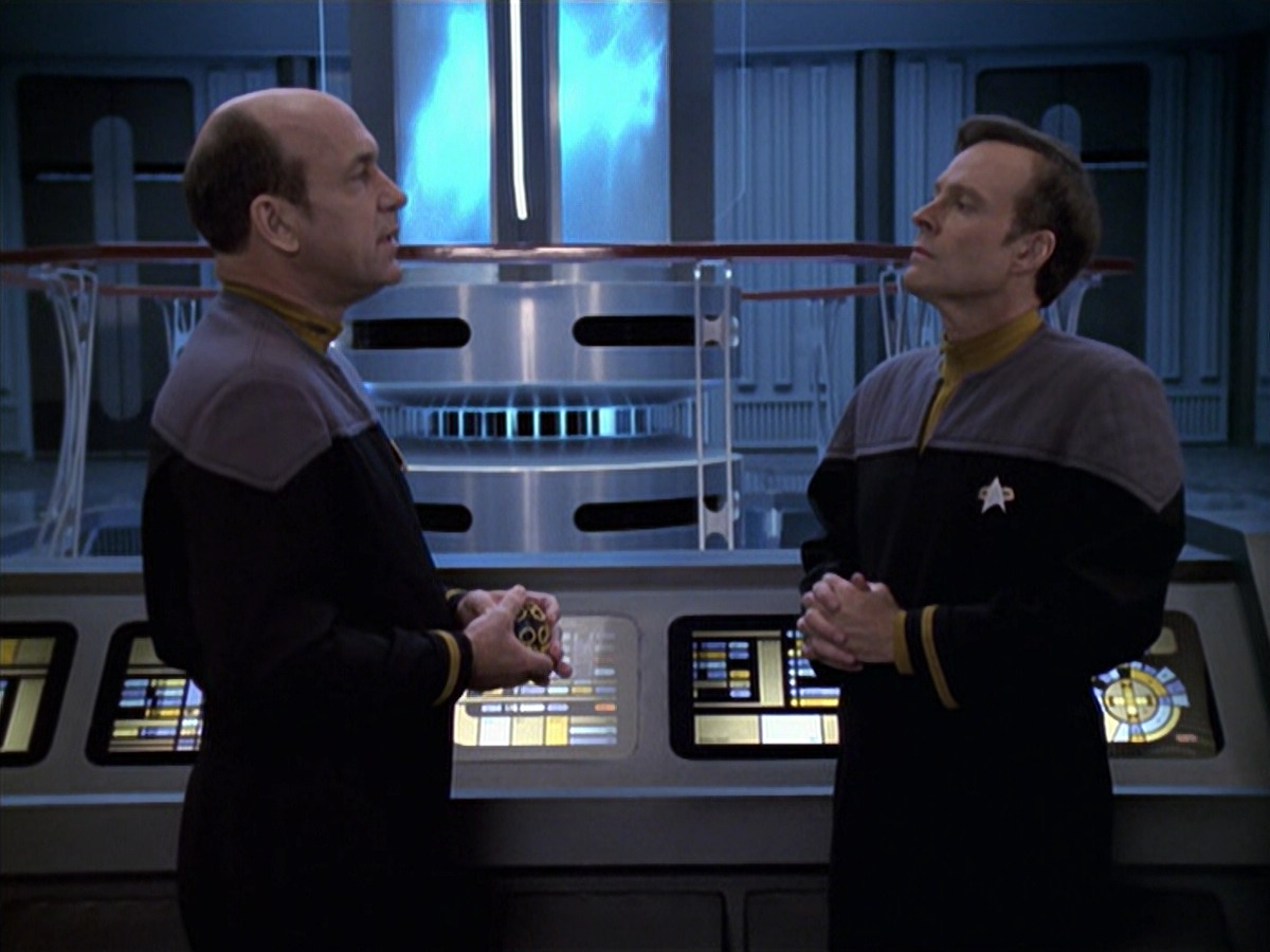 extant_StarTrek_VOY_6x10-Pathfinder_01789.jpg